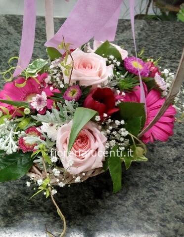 Cestino fiori misti di stagione.